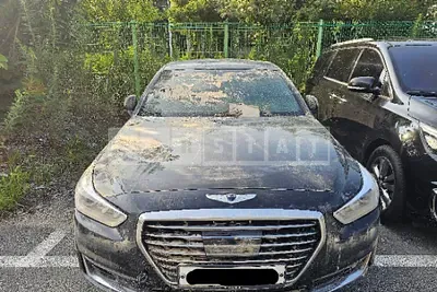 Photo 1 of 12: 2016 Hyundai EQ900, VIN KMHG241ADGU008185 — Korean insurance auction
