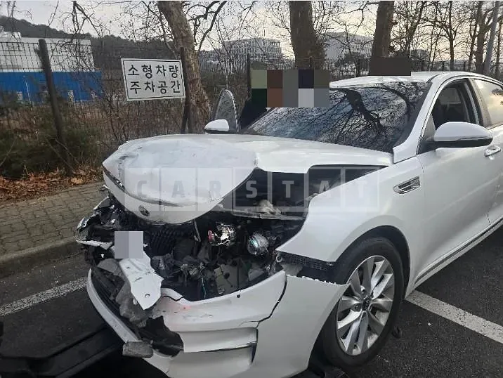 Photo 2 of 9: 2016 Kia K5 — Korean insurance auction