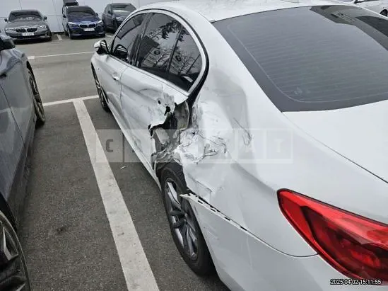 Photo 2 of 12: 2018 BMW 530i xDrive — Korean insurance auction