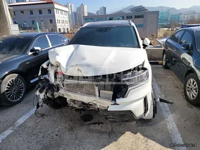 Photo 1 of 7: 2023 Kia Sorento, VIN KNARH81BGPA175479 — Korean insurance auction