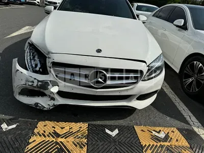 Photo 1 of 11: 2018 Mercedes-Benz C200 — Korean insurance auction