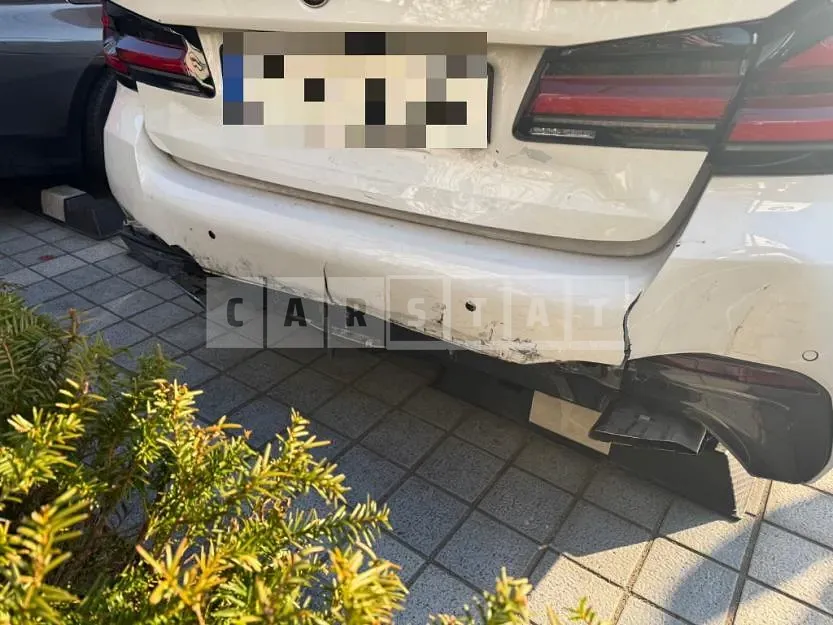 Photo 2 of 28: 2022 BMW 520i — Korean insurance auction