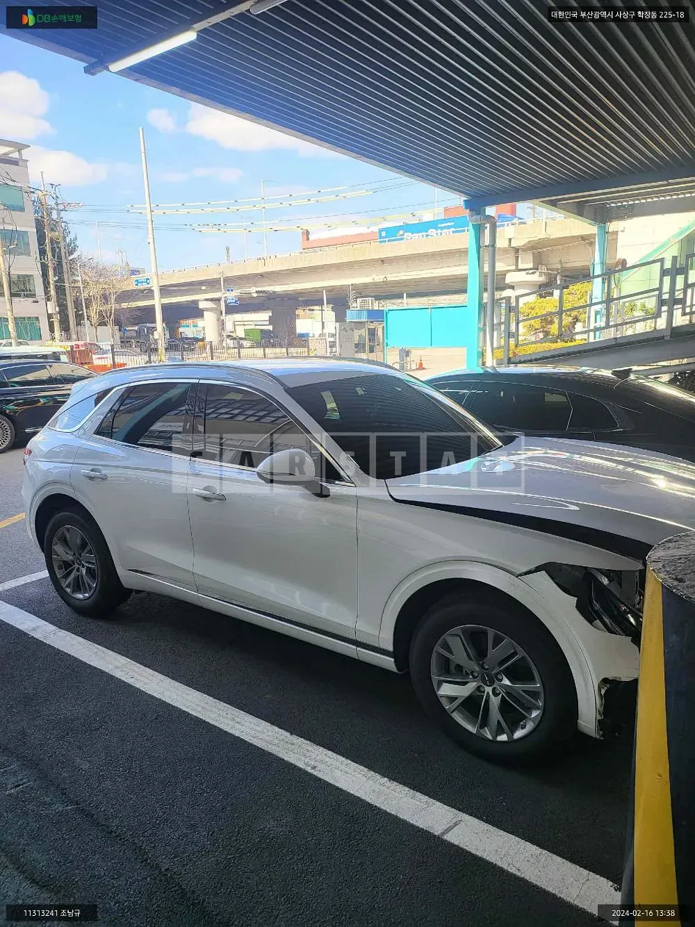 Photo 2 of 11: 2023 Genesis GV70, VIN KMTMA81BBRU163347 — Korean insurance auction