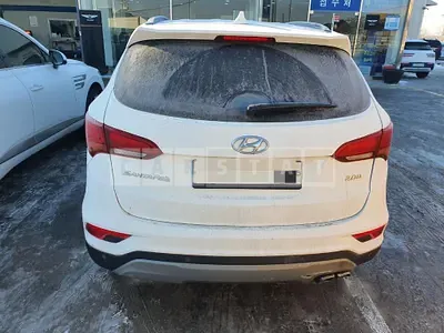 Photo 1 of 10: 2017 Hyundai Santa Fe 2.0 — Korean insurance auction
