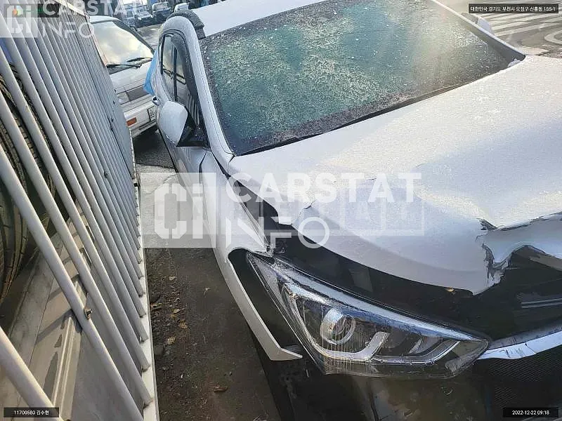 Photo 2 of 8: 2015 Hyundai Santa Fe, VIN KMHSW81UBGU529873 — Korean insurance auction