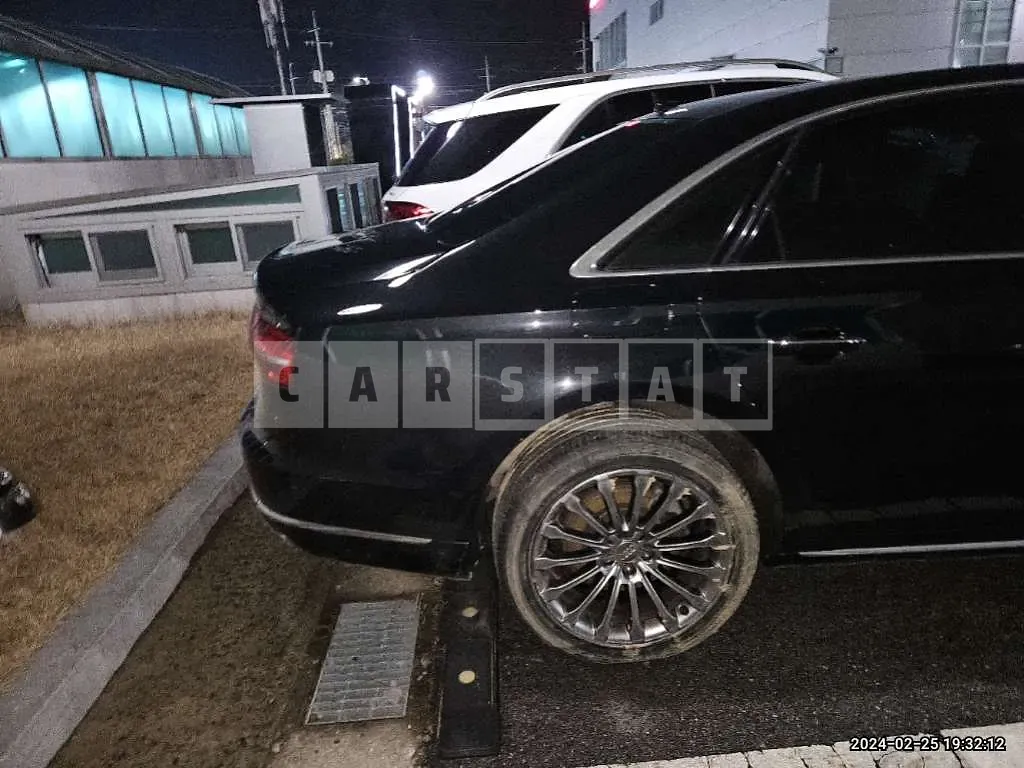Photo 2 of 28: 2015 Audi A8L 50 TDI quattro, VIN WAUZZZ4H9FN027451 — Korean insurance auction