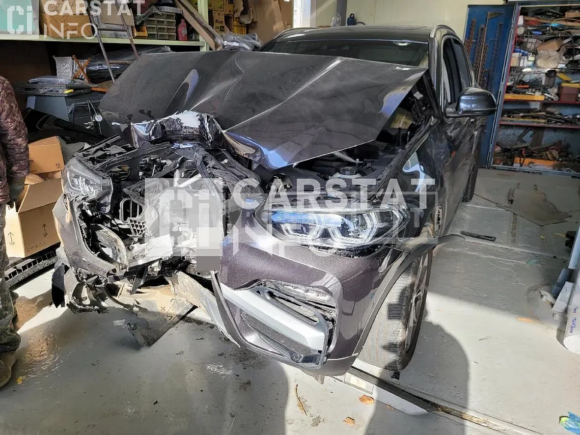 Photo 2 of 17: 2019 BMW X3 xDrive20d Xline, VIN WBAUZ3101LLT05854 — Korean insurance auction