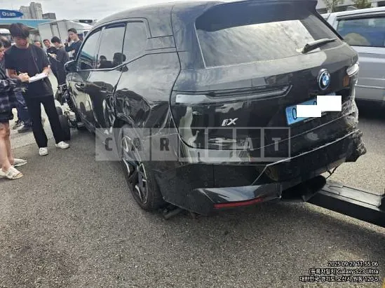 Photo 2 of 6: 2022 BMW iX xDrive50 — Korean insurance auction