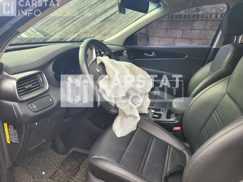Photo 2 of 7: 2018 Kia Sorento 2.0 (4WD) — Korean insurance auction