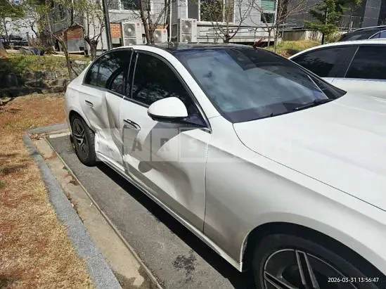 Photo 2 of 23: 2026 Mercedes-Benz E 200 — Korean insurance auction