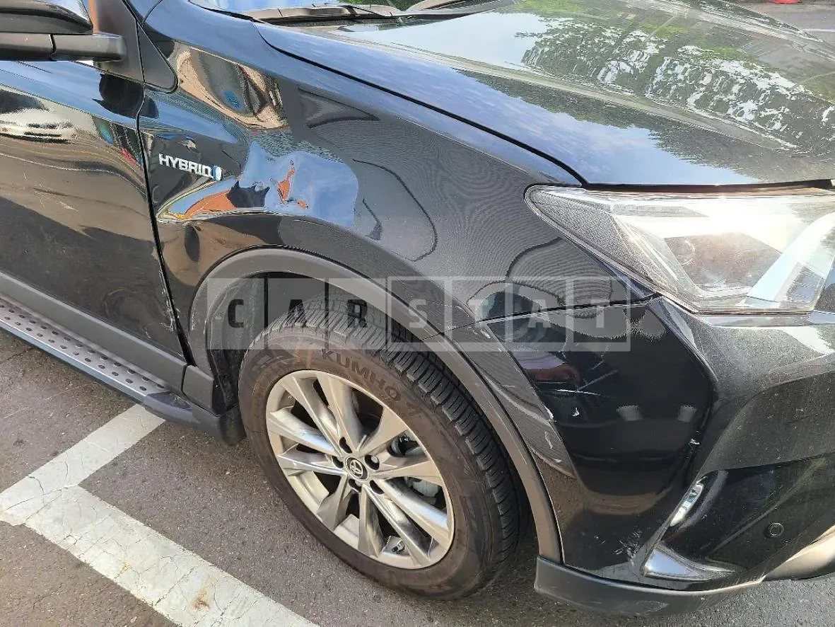 Photo 2 of 10: 2018 Toyota RAV4 Hybrid, VIN JTMDJREV3JD209122 — Korean insurance auction