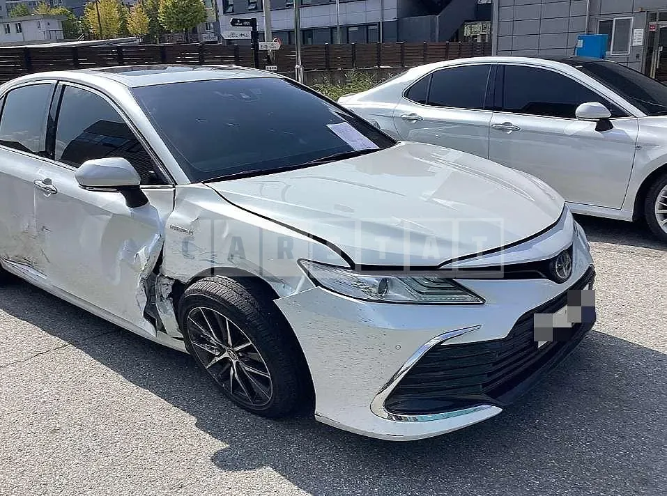 Photo 2 of 13: 2021 Toyota Camry Hybrid — Korean insurance auction