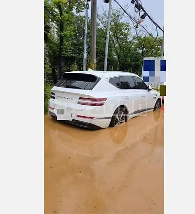 Photo 1 of 11: 2022 Genesis GV80 — Korean insurance auction