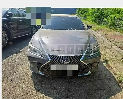 Photo 1 of 13: 2019 Lexus ES300h — Korean insurance auction