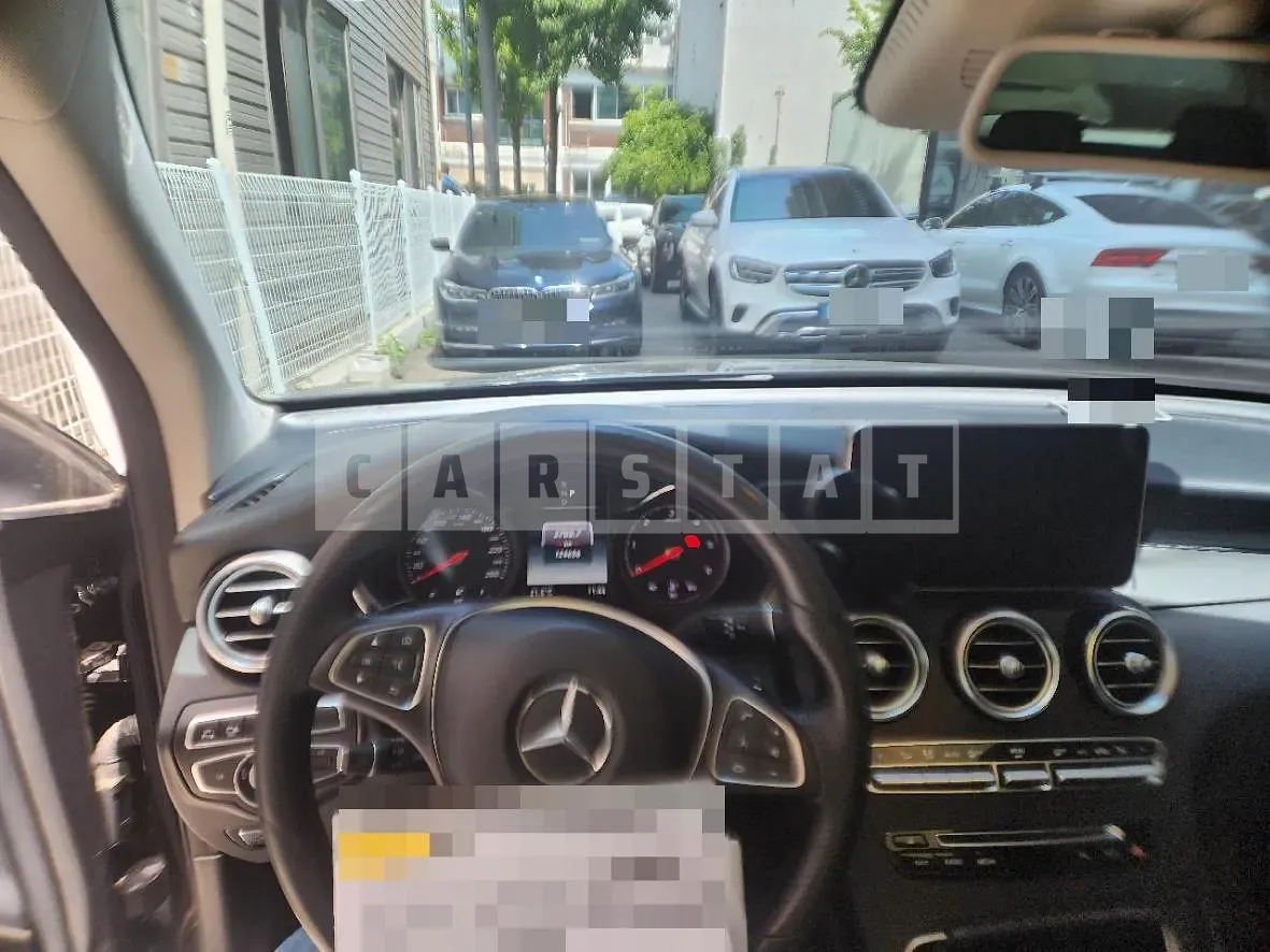 Photo 2 of 30: 2018 Mercedes-Benz GLC250 d 4Matic — Korean insurance auction