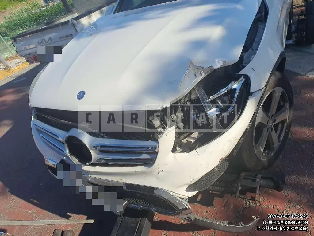 Photo 2 of 7: 2016 Mercedes-Benz GLC220 d 4Matic — Korean insurance auction