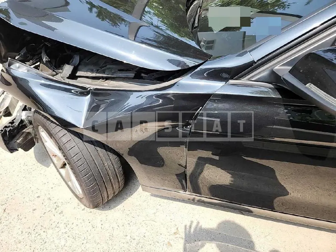 Photo 2 of 13: 2017 BMW 320d, VIN WBA8C5107HK855085 — Korean insurance auction