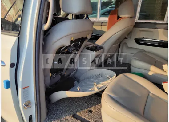 Photo 2 of 19: 2018 Kia Carnival — Korean insurance auction