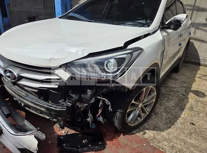 Photo 2 of 13: 2016 Hyundai Santa Fe DM — Korean insurance auction