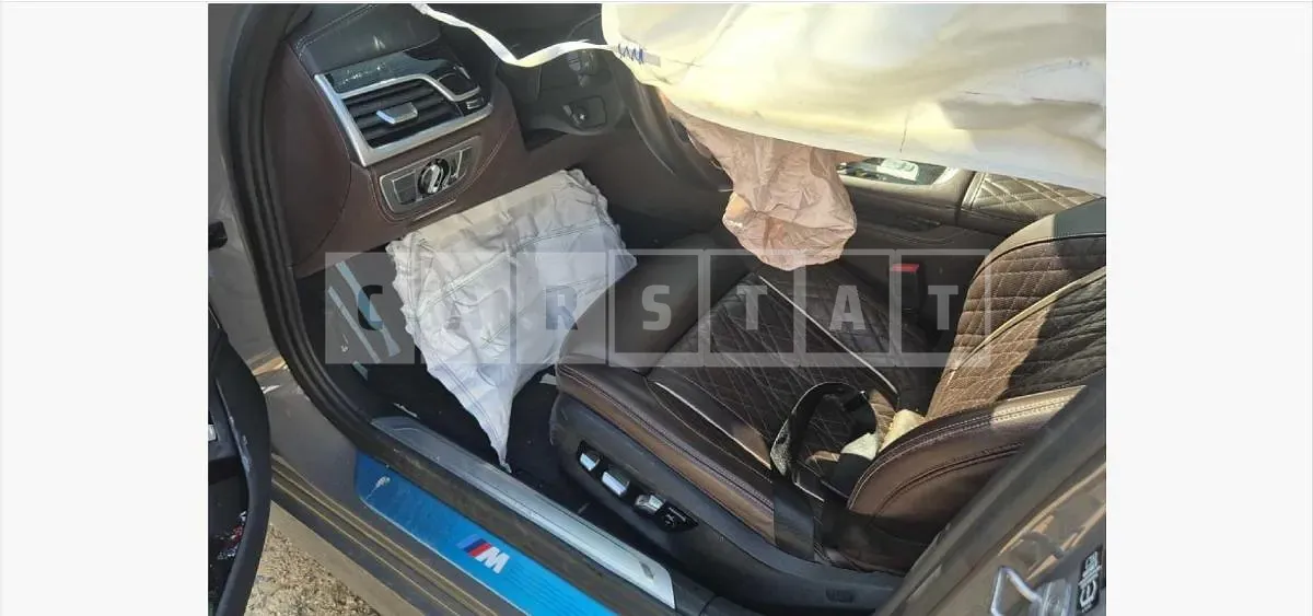 Photo 2 of 18: 2020 BMW 730d xDrive — Korean insurance auction
