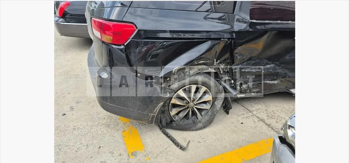 Photo 2 of 18: 2017 Kia Carnivals — Korean insurance auction