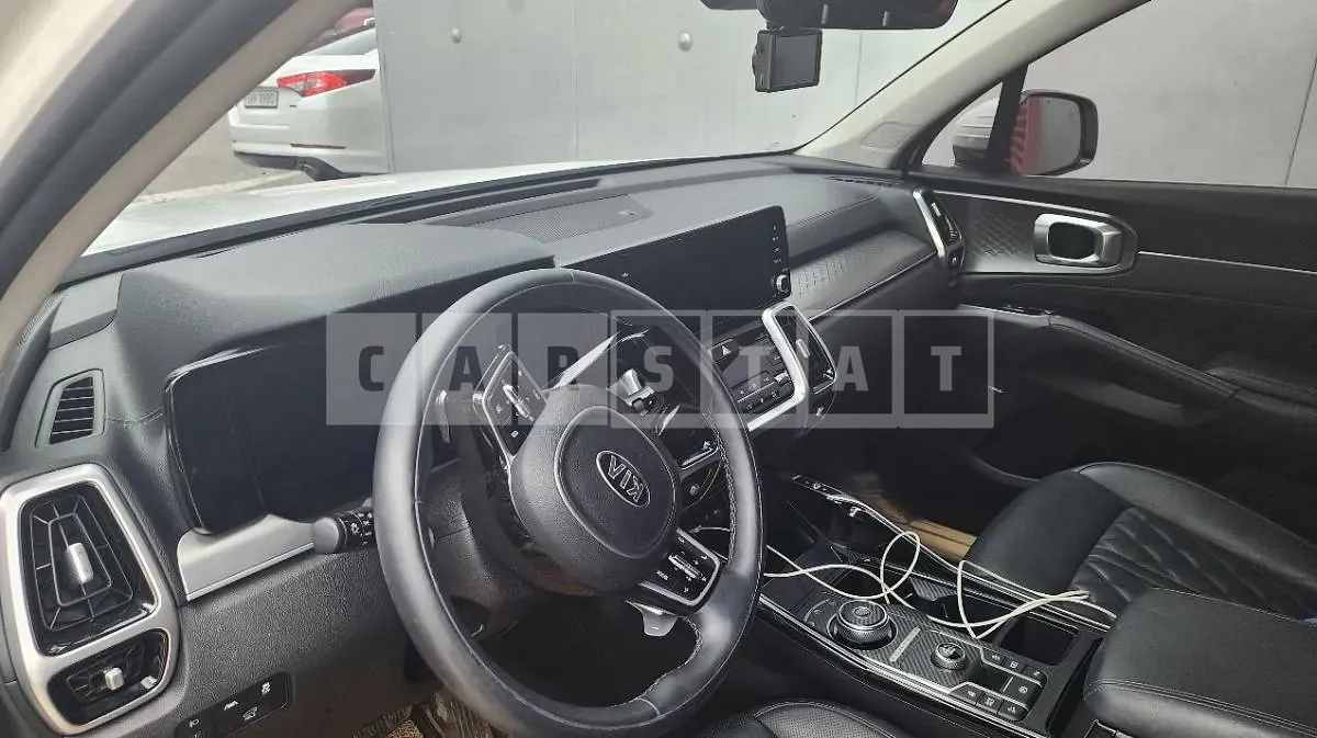 Photo 2 of 14: 2020 Kia Sorento 2.2 — Korean insurance auction