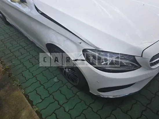 Photo 2 of 6: 2017 Mercedes-Benz C 200, VIN WDDWF4CB6HF487846 — Korean insurance auction