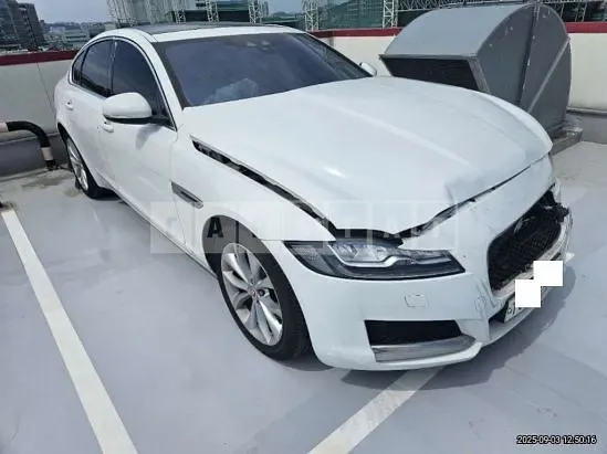 Photo 2 of 14: 2019 Jaguar XF 20d — Korean insurance auction