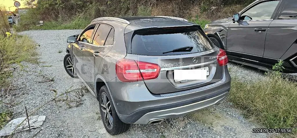 Photo 2 of 9: 2017 Mercedes-Benz GLA200d 4Matic — Korean insurance auction