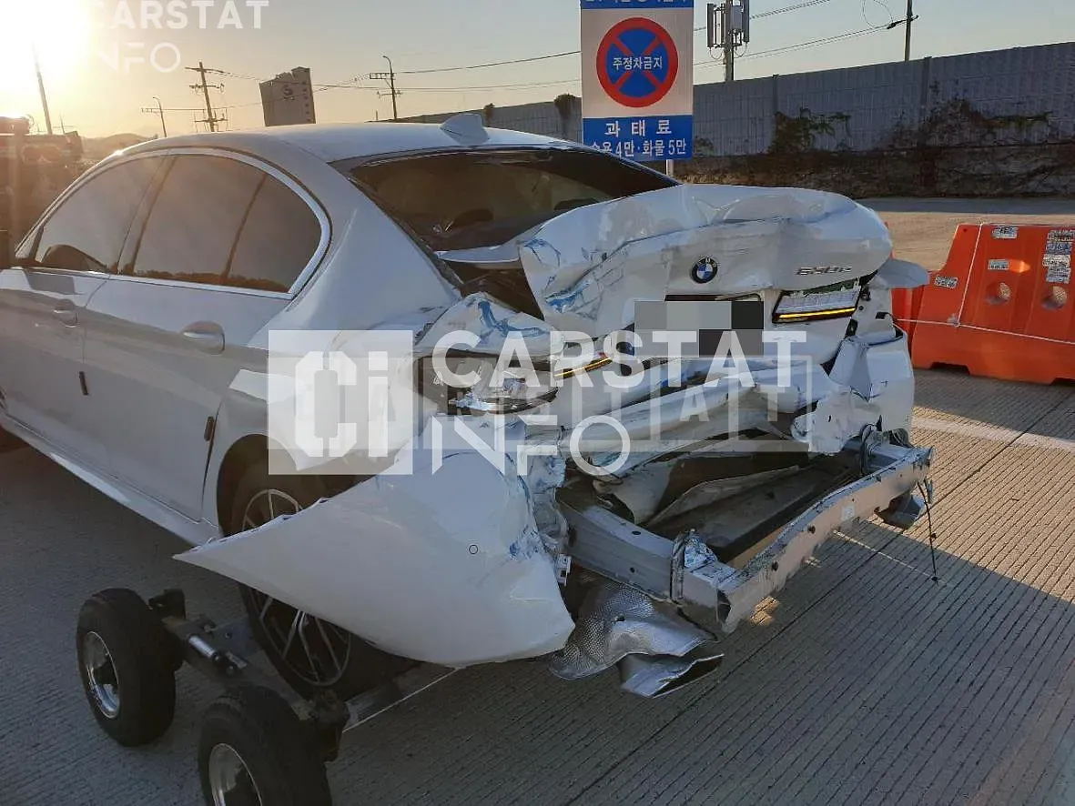 Photo 2 of 12: 2021 BMW 530i xDrive, VIN WBA31BJ02MCG11446 — Korean insurance auction