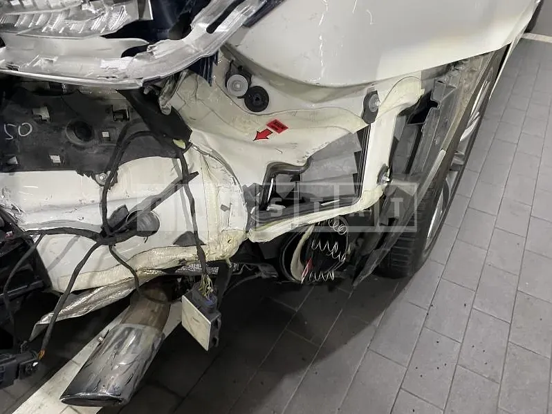 Photo 2 of 25: 2018 BMW 520d, VIN WBAJC3101JG994398 — Korean insurance auction