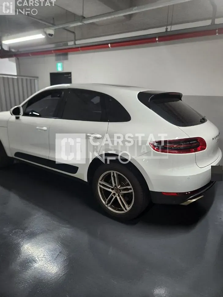 Photo 2 of 28: 2018 Porsche Macan, VIN WP1AA2954JLB22838 — Korean insurance auction