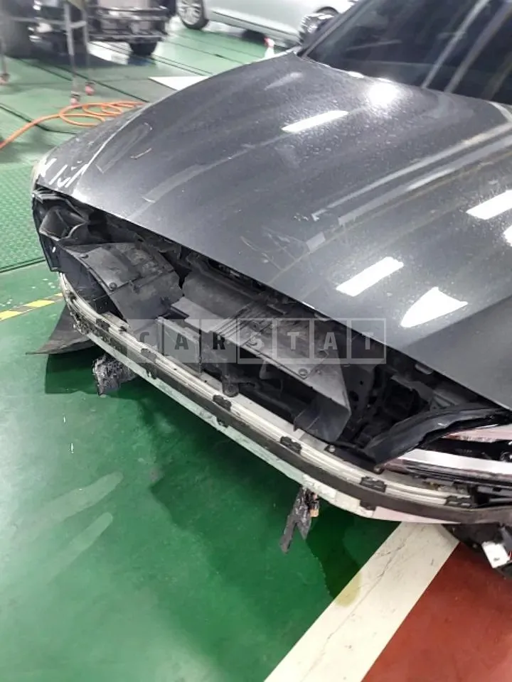 Photo 2 of 23: 2018 Genesis G80 3.3 — Korean insurance auction