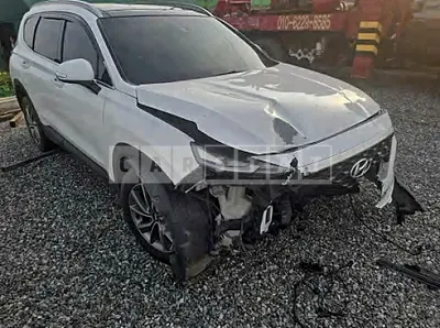 Photo 1 of 17: 2019 Hyundai Santa Fe — Korean insurance auction