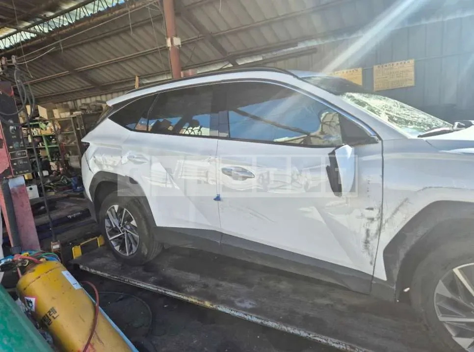 Photo 2 of 17: 2022 Hyundai Tucson Hybrid — Korean insurance auction
