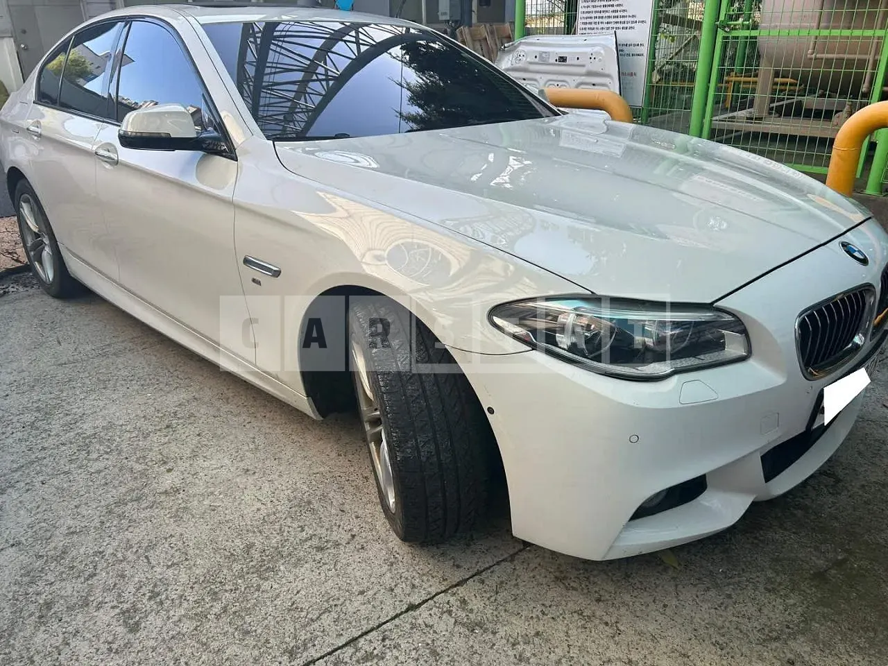 Photo 2 of 15: 2016 BMW 520d, VIN WBA5E5105GG202673 — Korean insurance auction