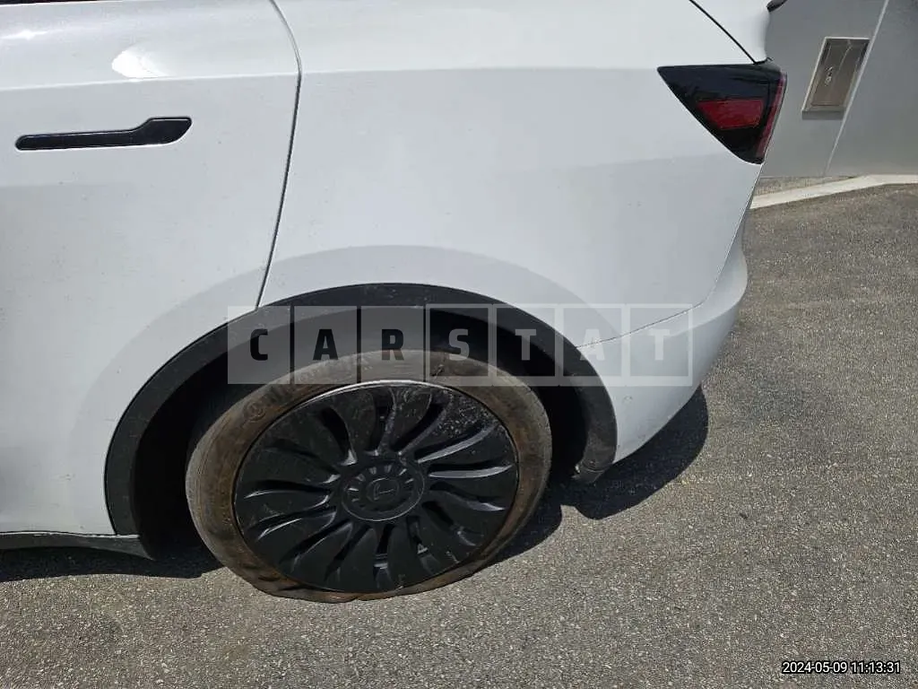 Photo 2 of 12: 2021 Tesla Model Y Standard Range — Korean insurance auction