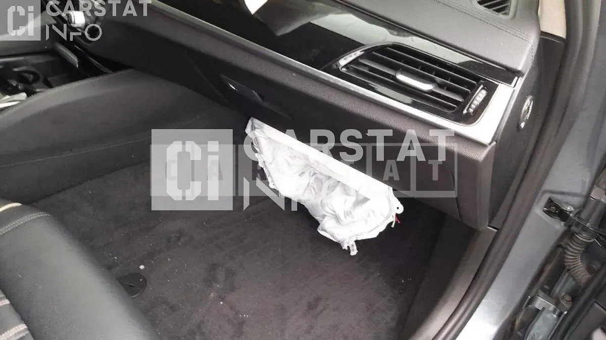 Photo 2 of 13: 2018 BMW 520d, VIN WBAJC3101JWB79241 — Korean insurance auction