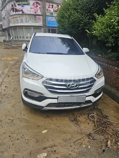 Photo 1 of 7: 2016 Hyundai Santa Fe 2.0 — Korean insurance auction