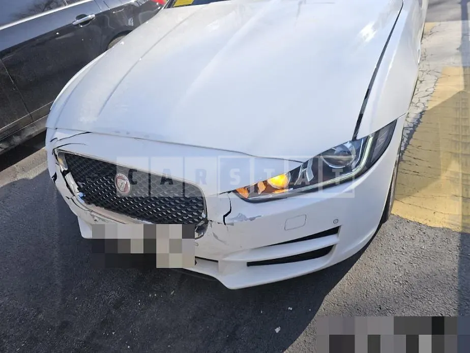 Photo 2 of 18: 2016 Jaguar XE 2.0d, VIN SAJAB4BN4GA924462 — Korean insurance auction