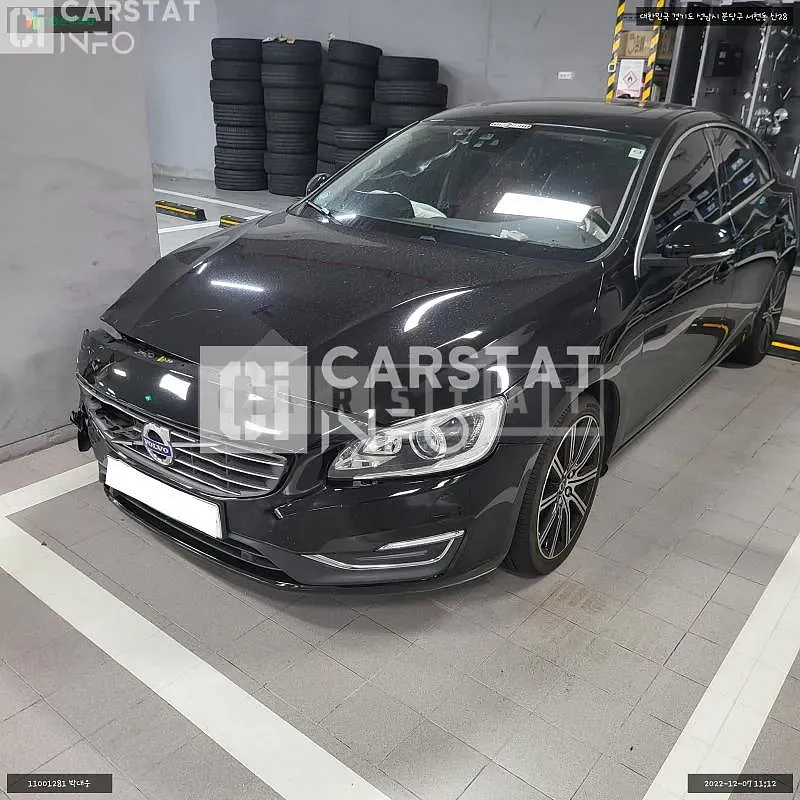 Photo 2 of 11: 2016 Volvo S60 T5, VIN YV1FS40MDG2409545 — Korean insurance auction