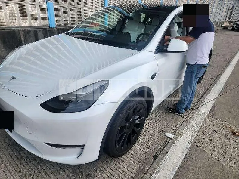 Photo 2 of 11: 2024 Tesla Model Y Long Range — Korean insurance auction