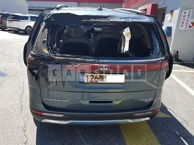 Photo 1 of 25: 2021 Kia Carnival Limousine, VIN KNANC813BMS126332 — Korean insurance auction