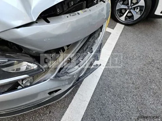 Photo 2 of 13: 2016 Volvo S60 D3, VIN YV1FS79B0G2406847 — Korean insurance auction