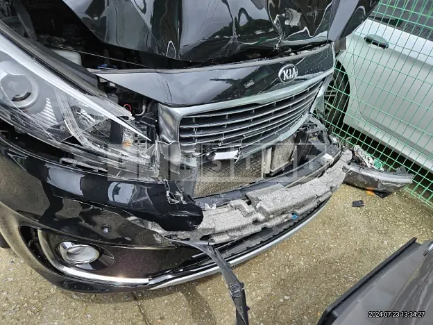 Photo 2 of 11: 2015 Kia Carnivals — Korean insurance auction