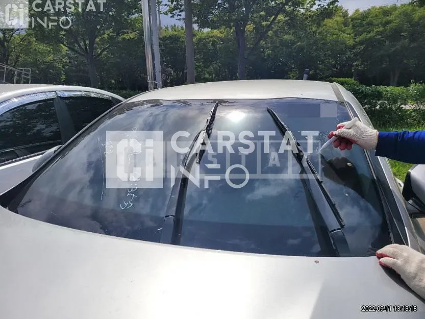Photo 2 of 9: 2017 Kia K5, VIN KNAGU41CBHA006821 — Korean insurance auction