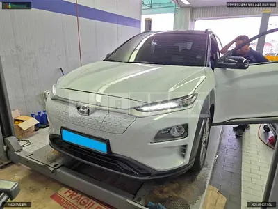 Photo 1 of 13: 2019 Hyundai Kona Electric, VIN KMHK381GFKU025259 — Korean insurance auction