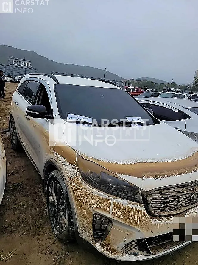 Photo 2 of 7: 2018 Kia Sorento, VIN KNAPS811BJA461637 — Korean insurance auction