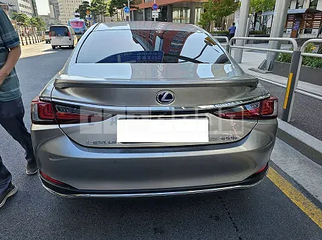 Photo 2 of 50: 2019 Lexus ES300h — Korean insurance auction