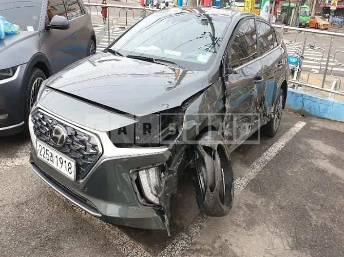 Photo 2 of 12: 2020 Hyundai Modern Ionic, VIN KMHC851CGLU225385 — Korean insurance auction